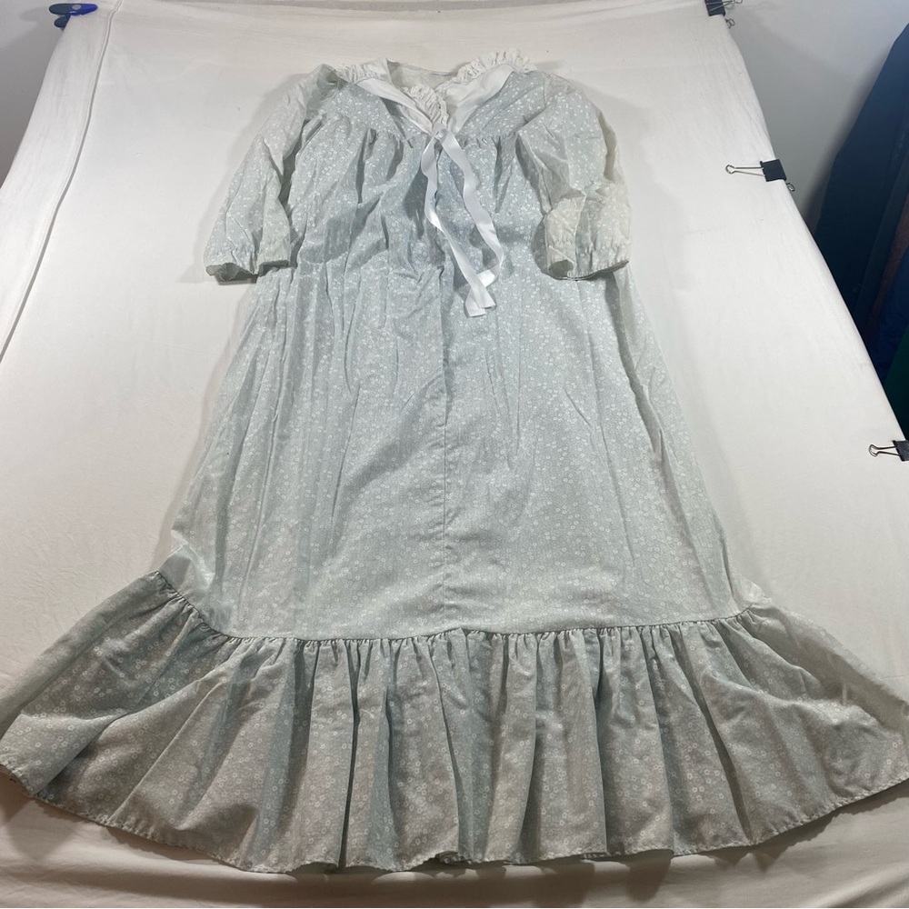 Vintage Robe house coat ruffled hem Distressed cotton granny robe